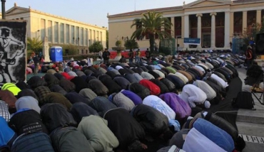 Muslim-prayers-Athens.jpg